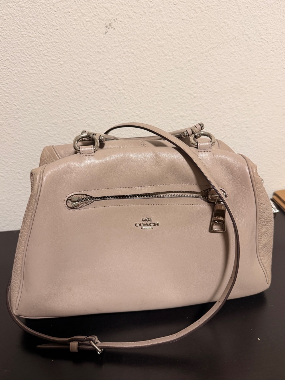 Coach Leather Purse in Beige - Picture 3 of 4